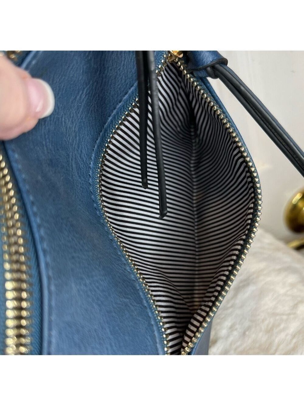 ISABELLE FAUX LEATHER CROSSBODY BAG - Picture 6 of 9